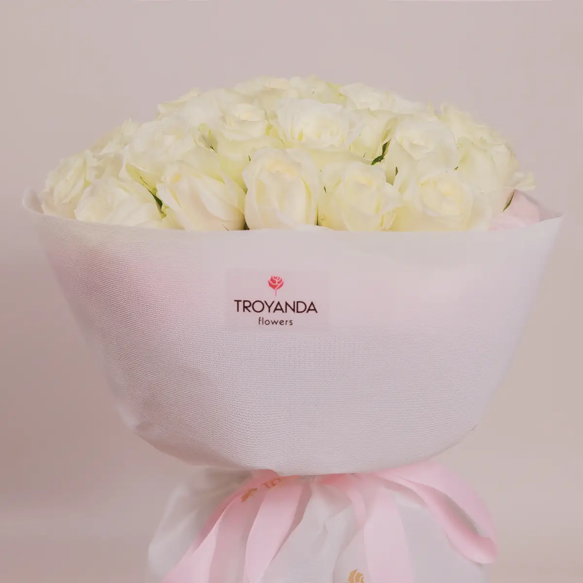 Букет 35 Троянд білих Альпе Де Хуез купити недорого в Україні, фото 2