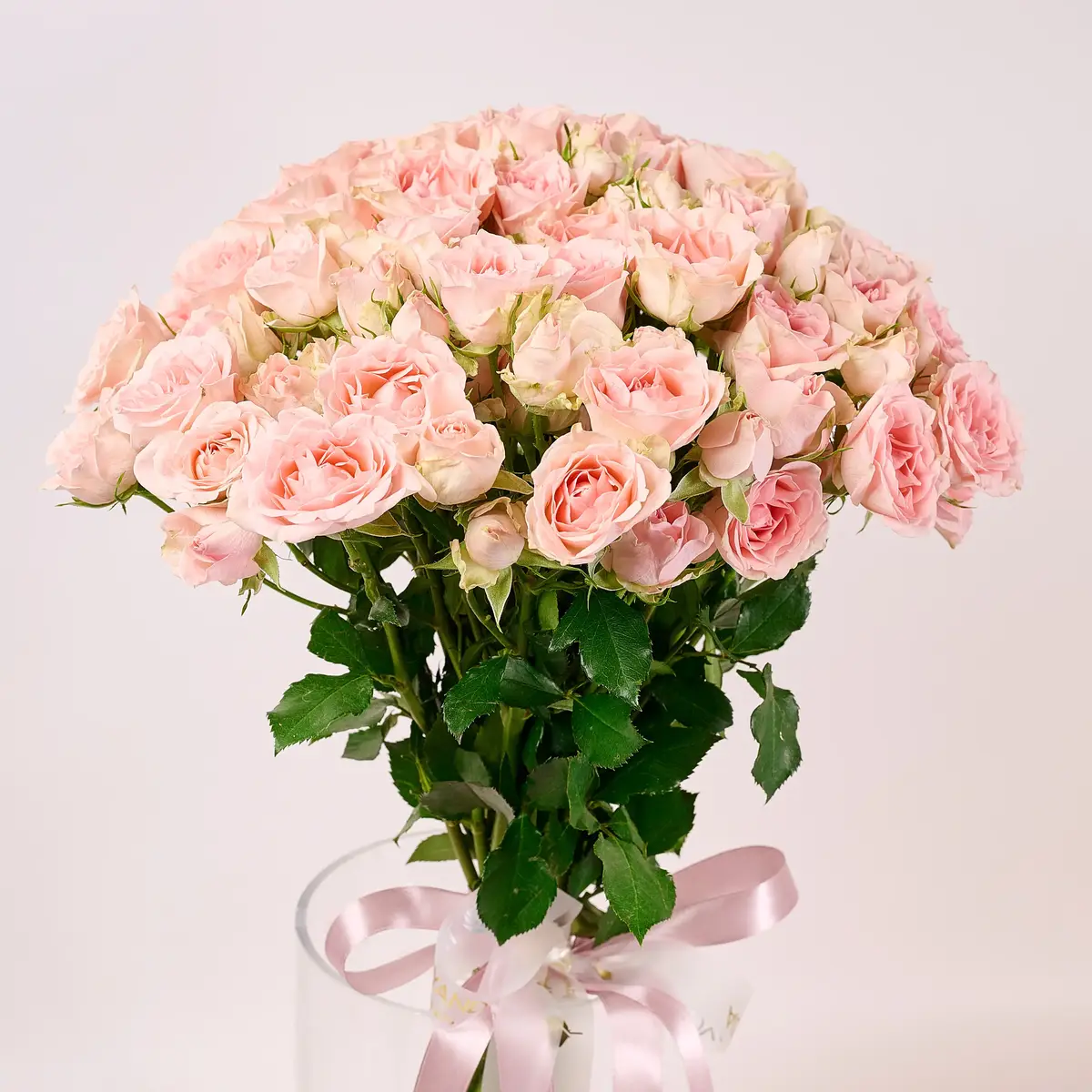 Букет 19 Троянд спрей Світ Сара купити недорого в Україні, фото 2