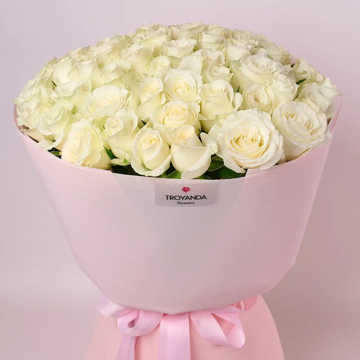 Букет 55 Троянд білих Альпе Де Хуез купити недорого в Україні, фото 2