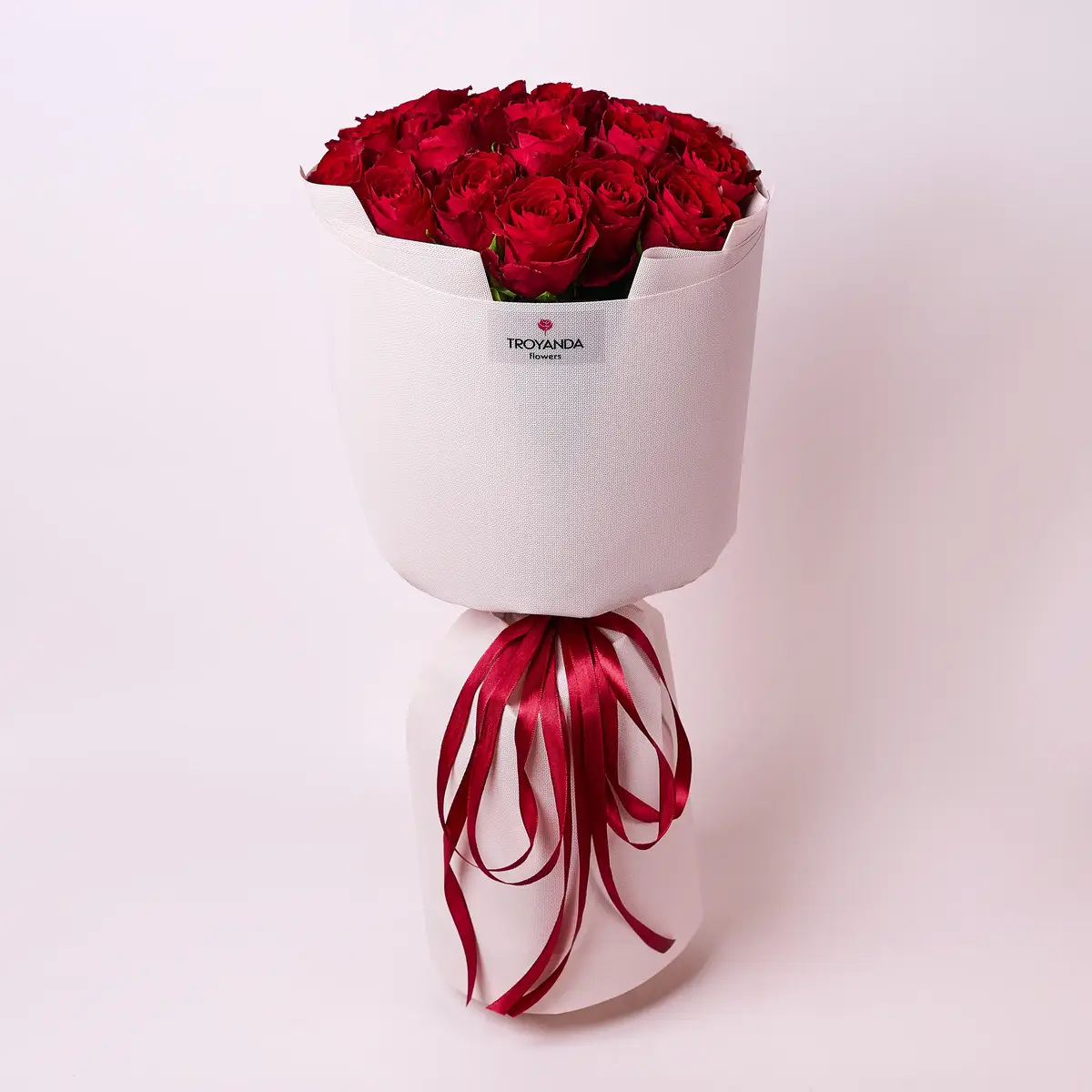 Букет 19 Троянд червоних Мадам Ред купити