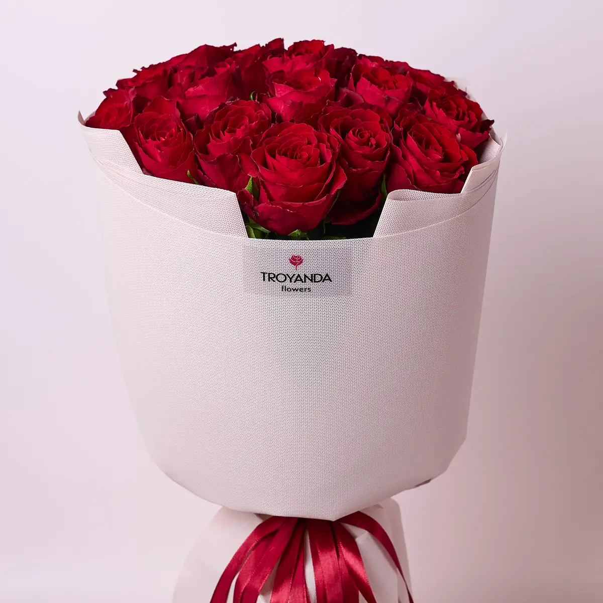 Букет 19 Троянд червоних Мадам Ред купити недорого в Україні, фото 2