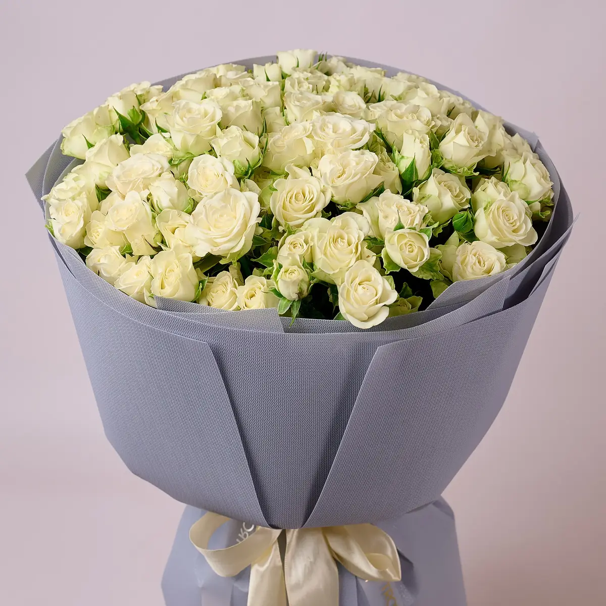 Букет 25 Троянд спрей Сновфлейк купити недорого в Україні, фото 2