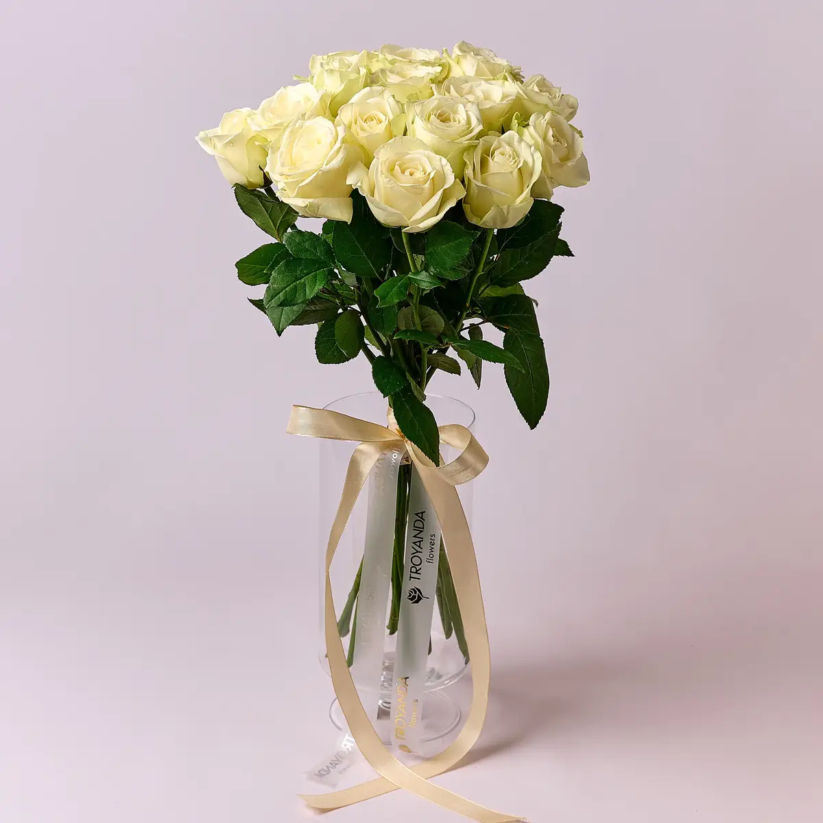 Букет 15 Троянд білих Сновсторм купити