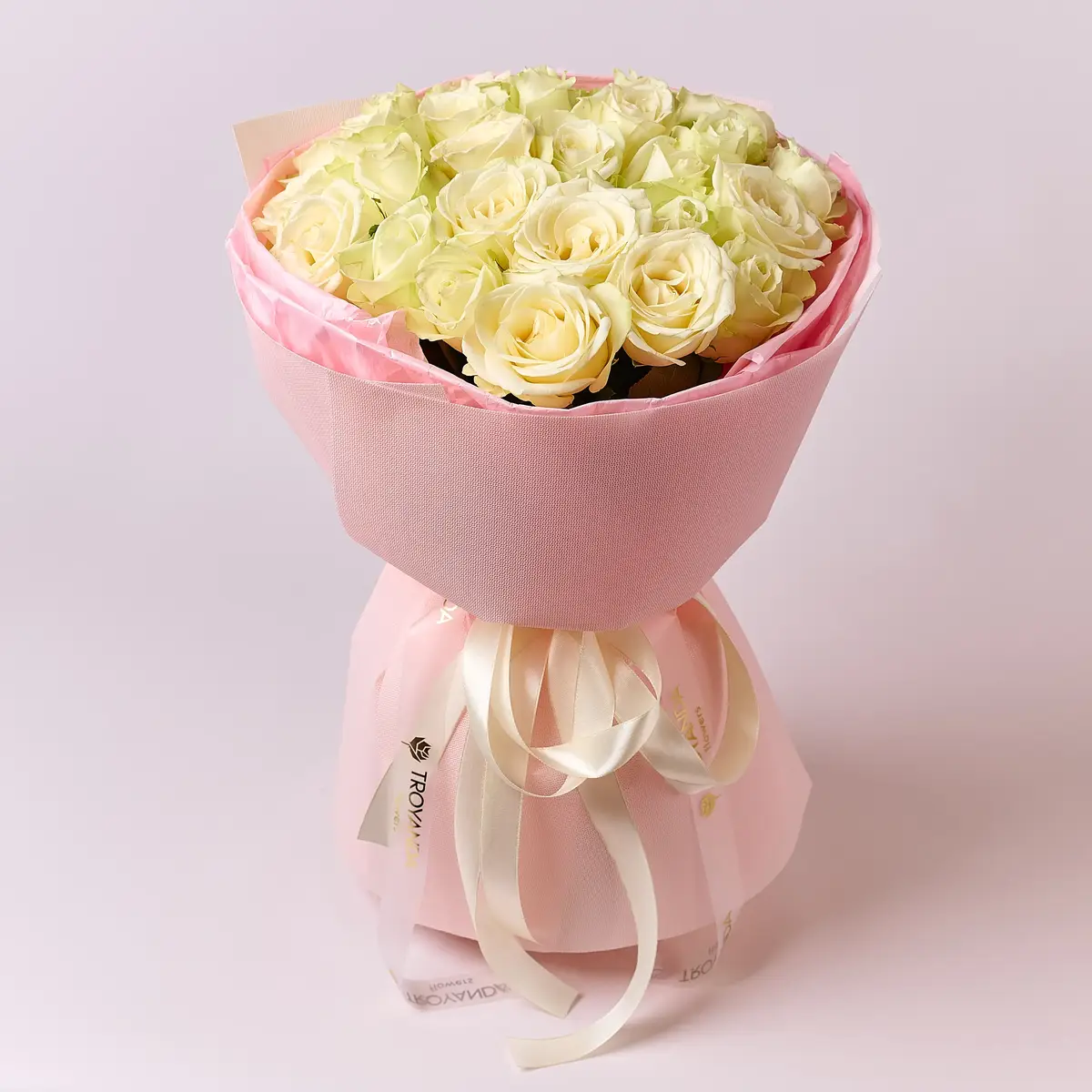 Букет 27 Троянд білих Сновсторм купити