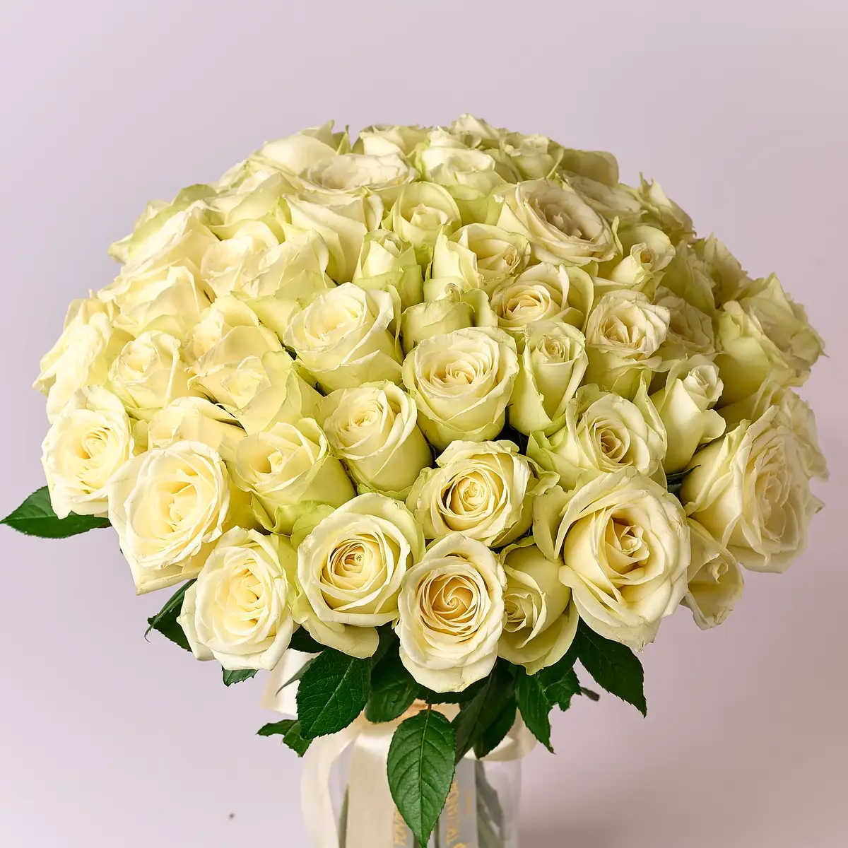 Букет 55 Троянд білих Сновсторм купити недорого в Україні, фото 2