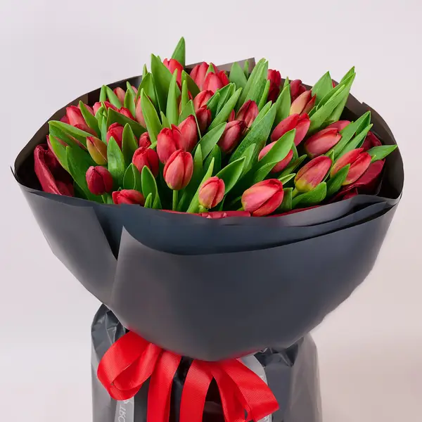 Букет 51 Червоний Тюльпан купити