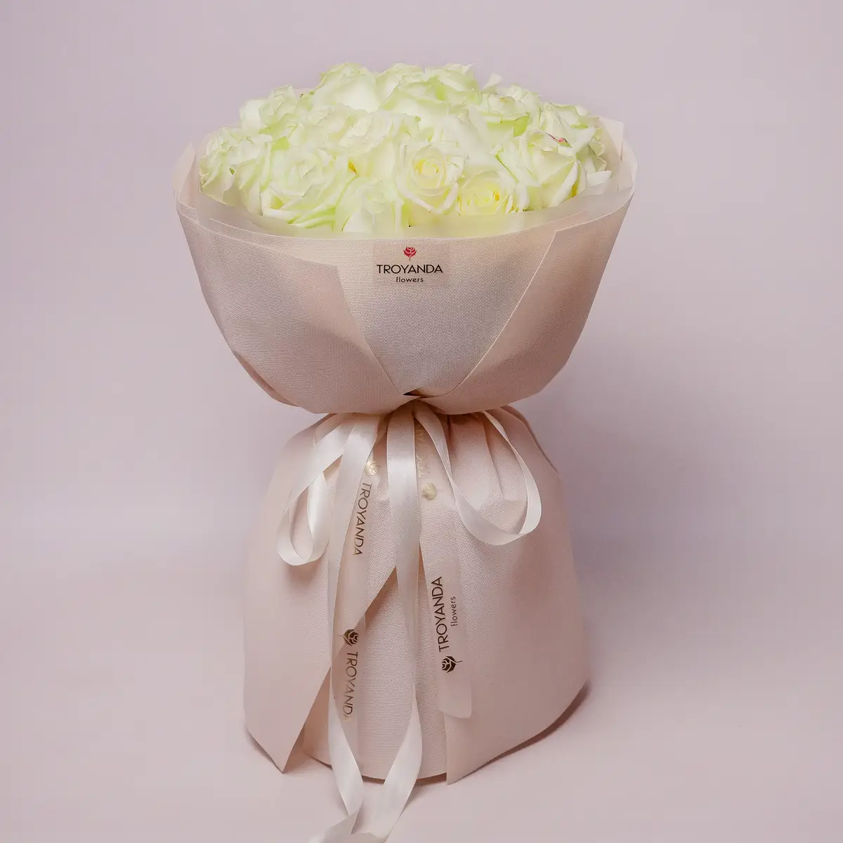 Букет 25 Троянд білих Аваланч купити