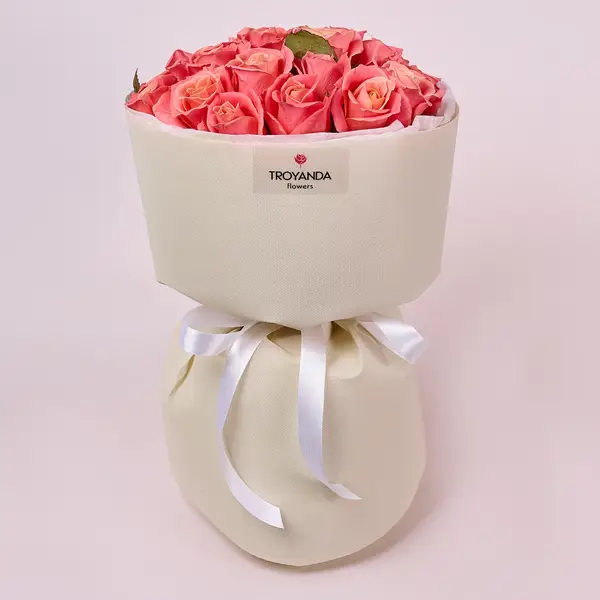 Букет 19 Роз Мисс Пигги купить