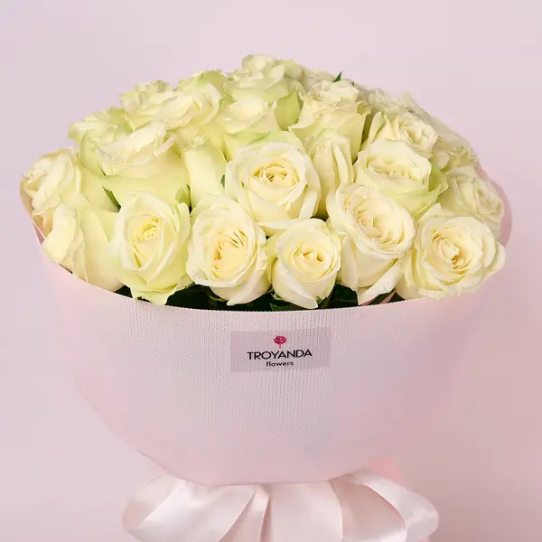 Букет 35 Троянд білих Сновсторм купити