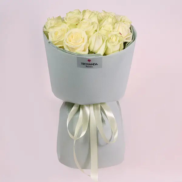 Букет 19 Роз белых Аваланч купить