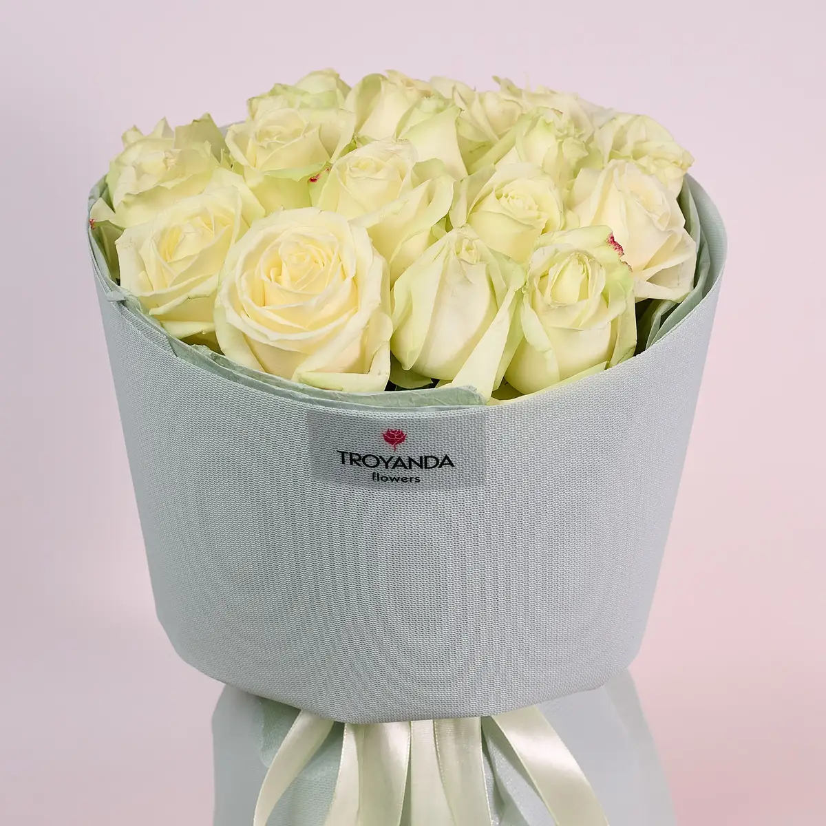 Букет 19 Роз белых Аваланч купить недорого в Украине, фото 2