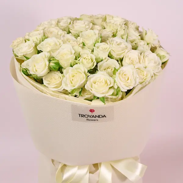 Букет 17 Троянд спрей Сновфлейк купити