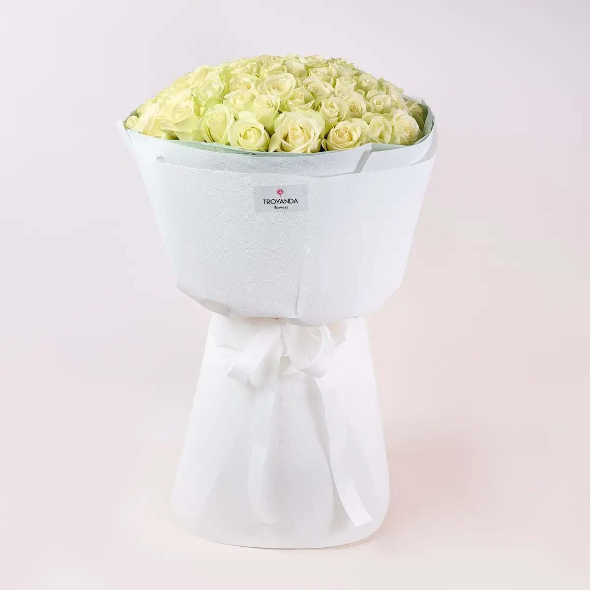 Букет 55 Троянд білих Сновсторм купити