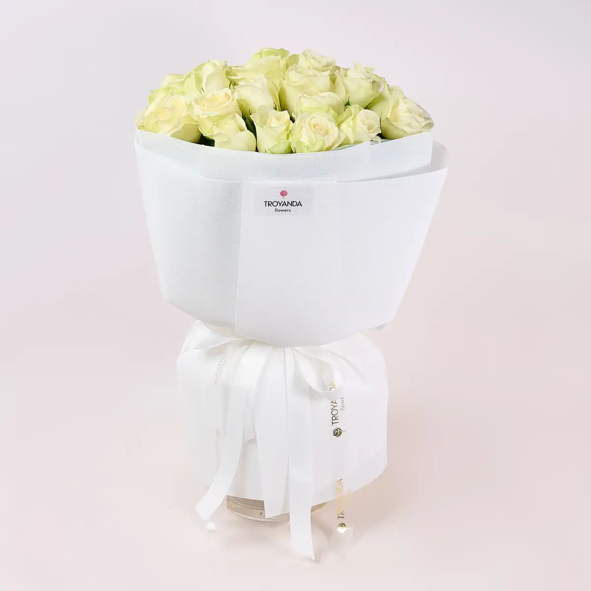 Букет 21 Троянда біла Сновсторм купити