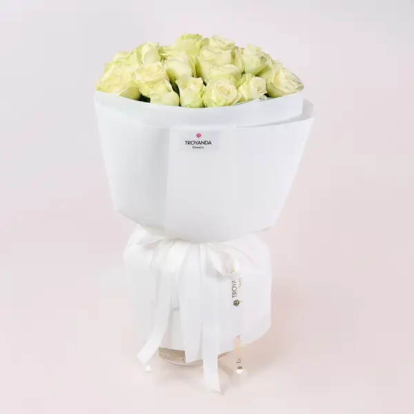 Букет 21 Троянда біла Сновсторм купити