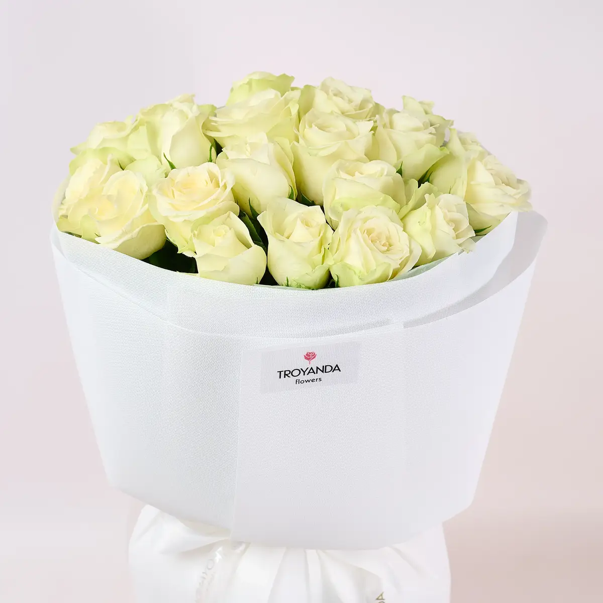 Букет 21 Троянда біла Сновсторм купити недорого в Україні, фото 2
