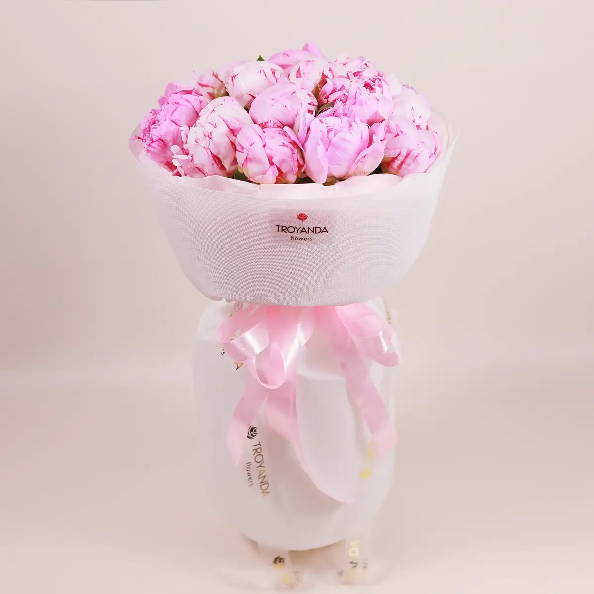 Букет из 15 розовых пионов Сара Бернард купить