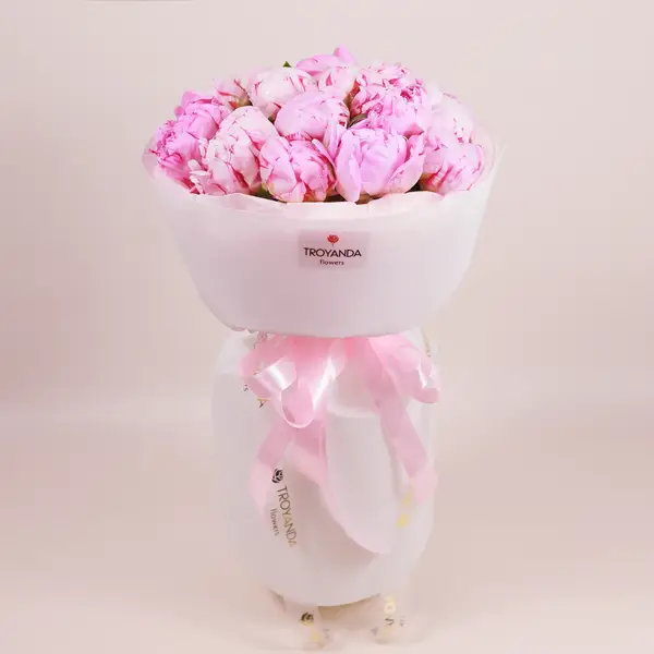 Букет из 15 розовых пионов Сара Бернард купить