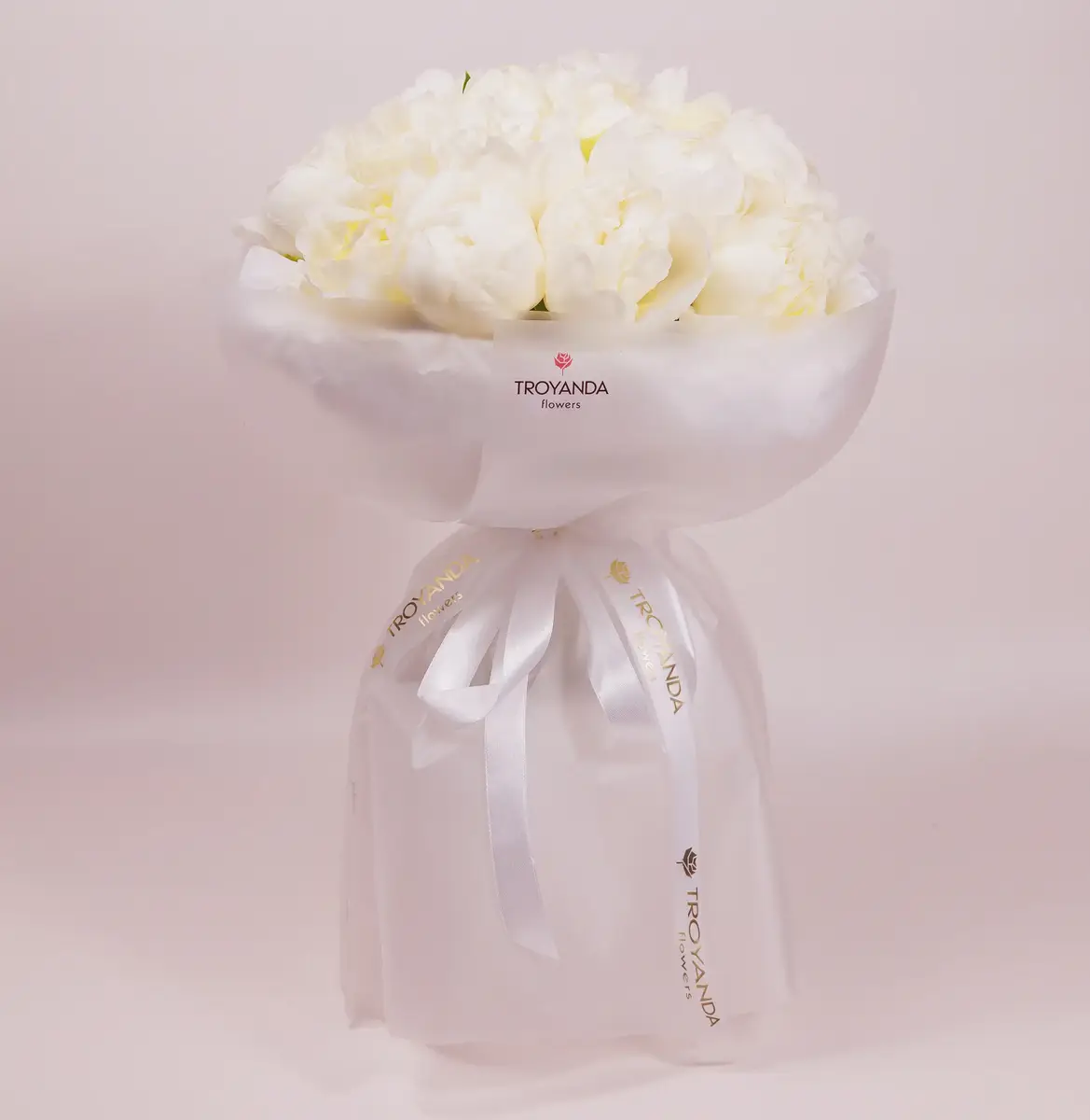 Букет 19 Білих Півоній Брайдл Шовер купити
