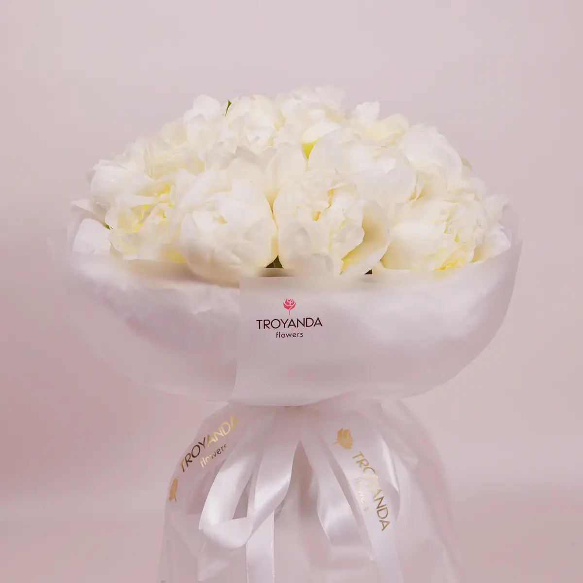 Букет 19 Білих Півоній Брайдл Шовер купити недорого в Україні, фото 2