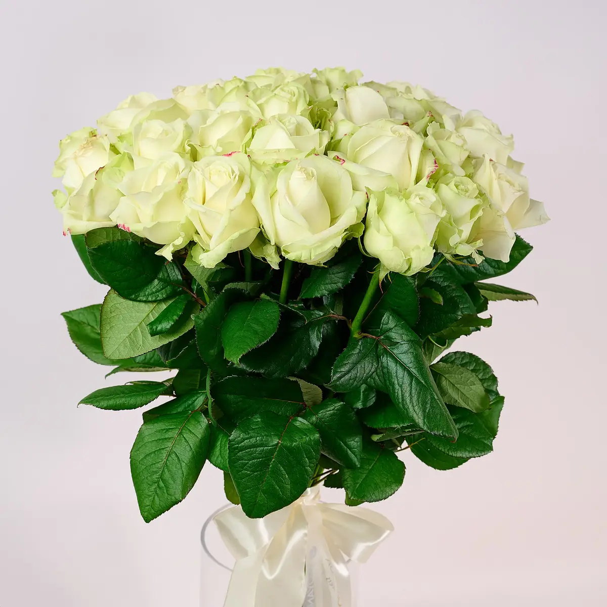 Букет 25 Троянд білих Аваланч купити недорого в Україні, фото 2