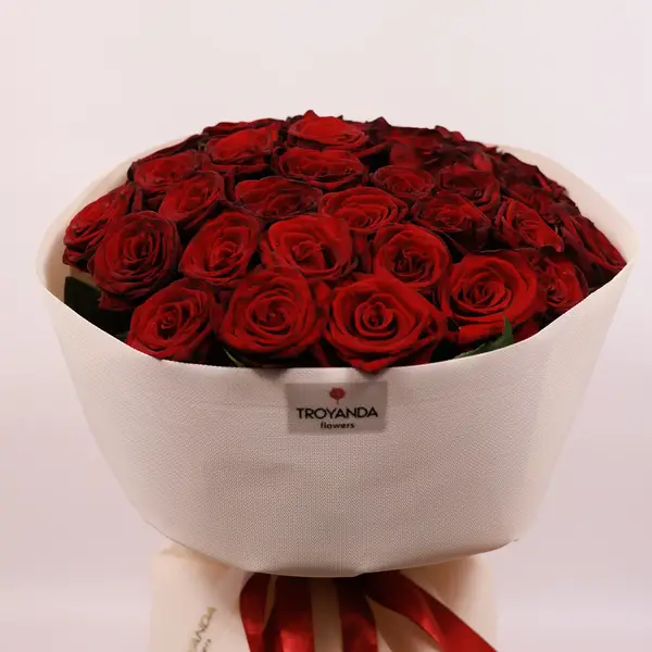 Букет 35 Троянд червоних Гран Прі купити