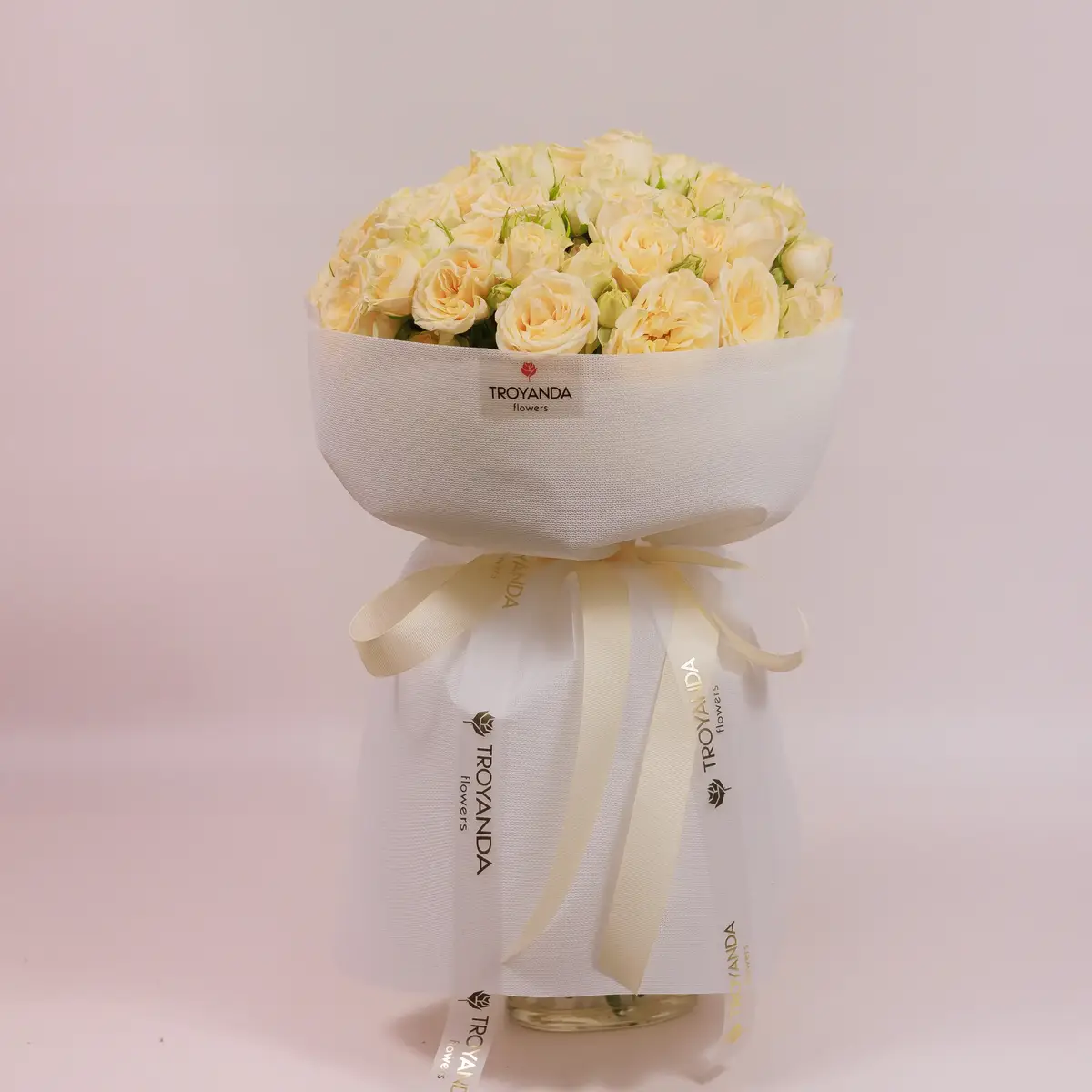 Букет 15 Троянд спрей Салінеро купити