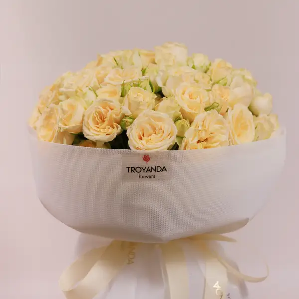 Букет 15 Троянд спрей Салінеро купити