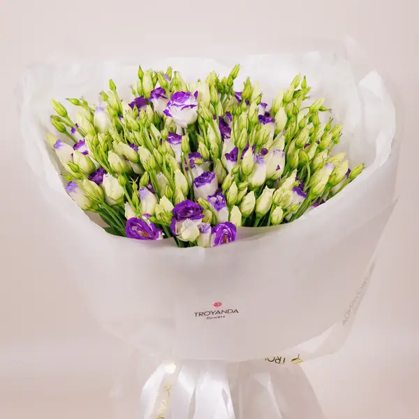 Букет 11 Біло-фіолетових еустом купити