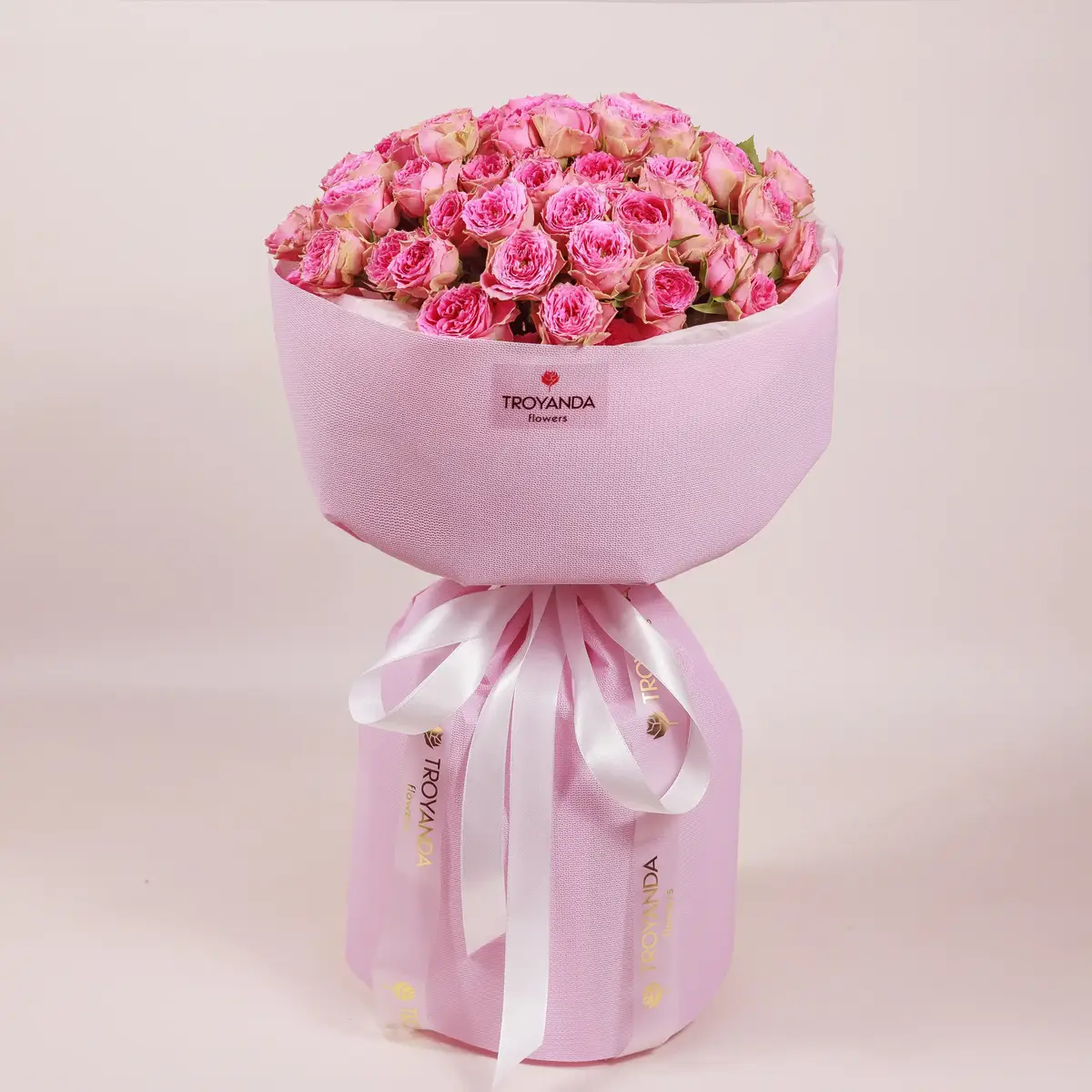 Букет 19 Троянд спрей Пінк Біжокс купити