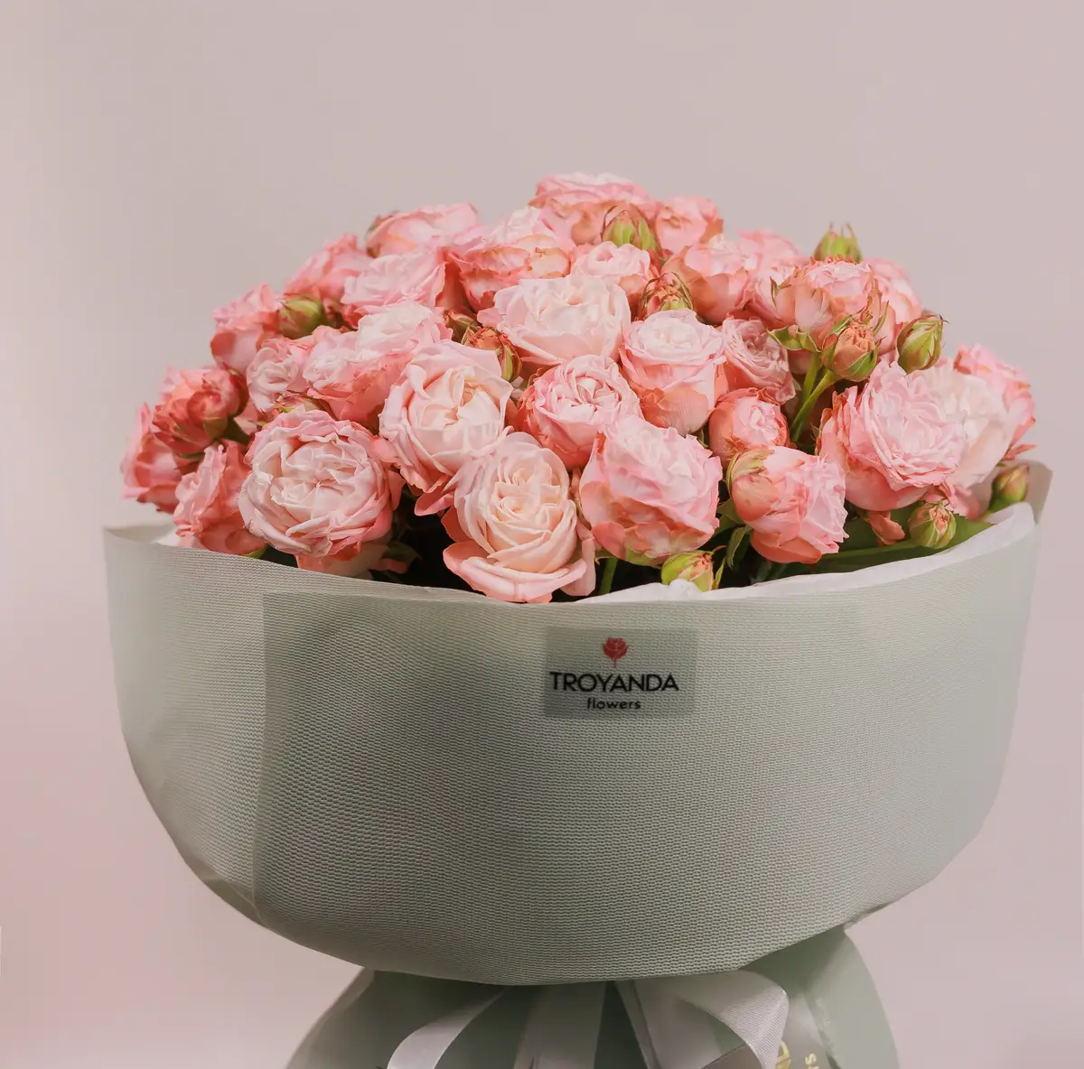 Букет 19 Троянд спрей Мадам Бомбастик купити недорого в Україні, фото 2