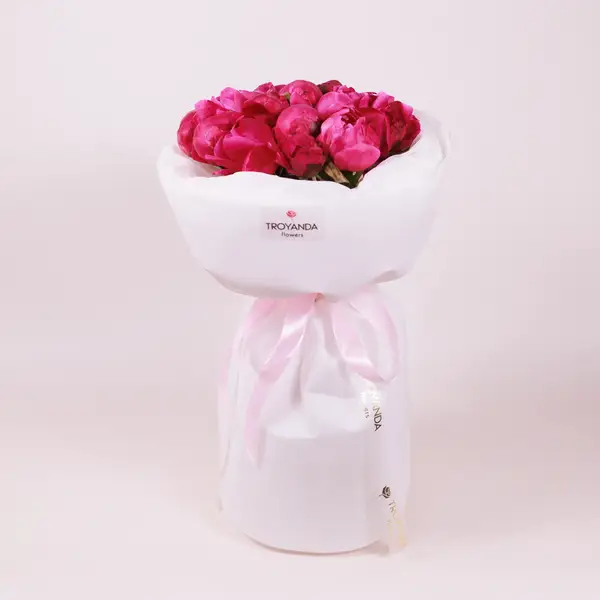 Букет 15 Малиновых Пионов Ред Сара купить