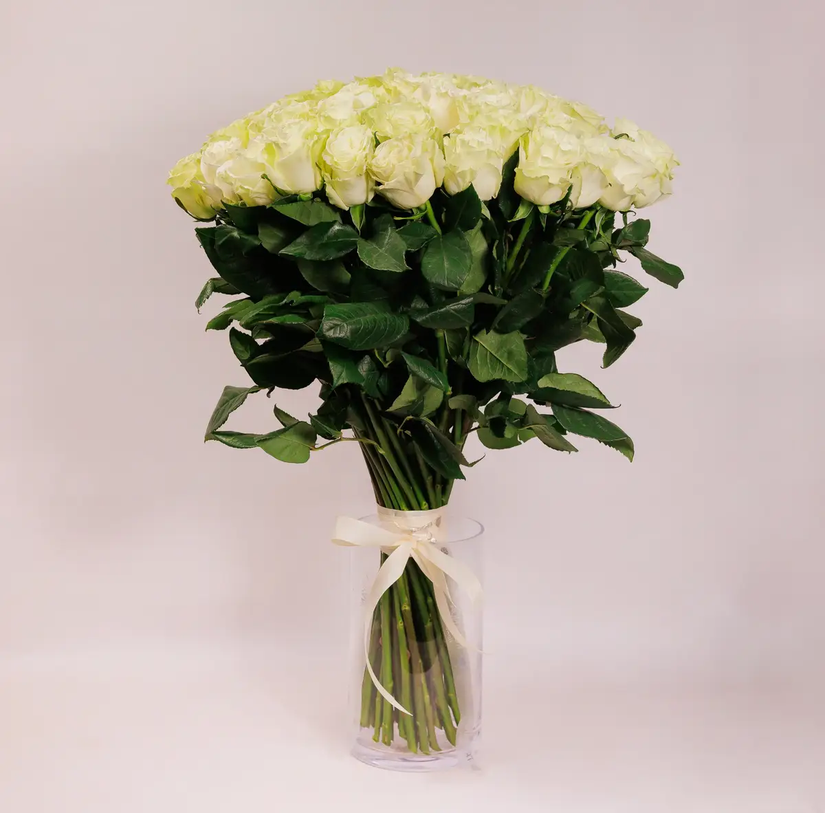 Букет 49 Троянд білих Мондіаль купити