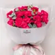 Букет 25 Малиновых Гвоздик с эвкалиптом купить