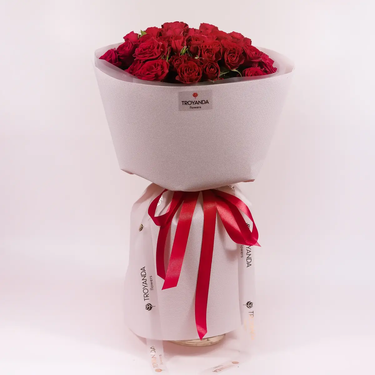 Букет 21 Роза спрей Ред Трендсетер купить