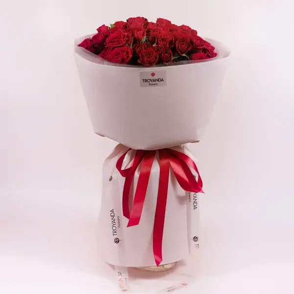 Букет 21 Роза спрей Ред Трендсетер купить