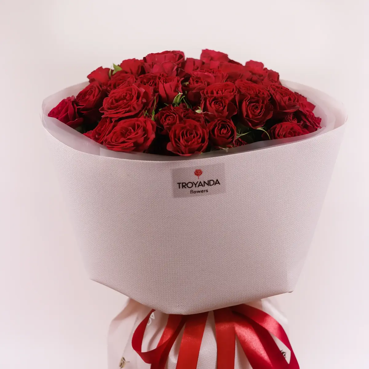 Букет 21 Роза спрей Ред Трендсетер купить недорого в Украине, фото 2