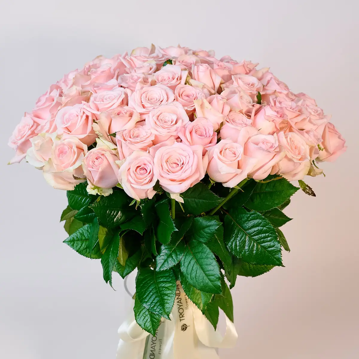 Букет 65 роз Кимберли купить недорого в Украине, фото 2