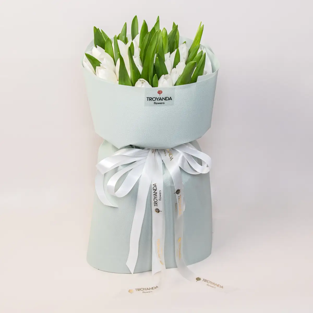 Букет из 35 белых тюльпанов купить