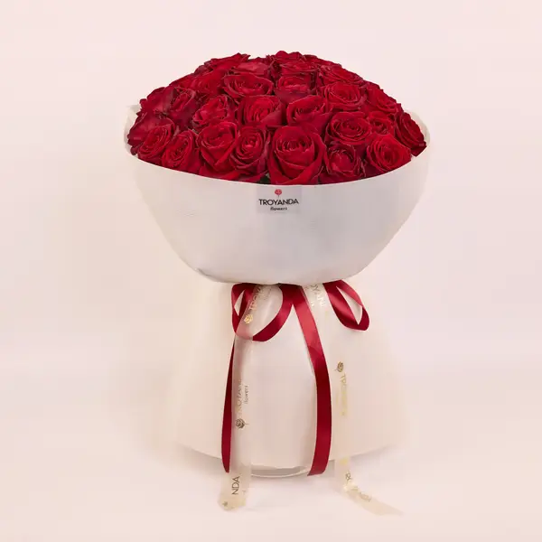 Букет 45 Троянд червоних Ред Наомі купити