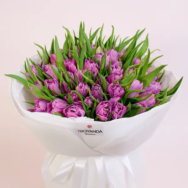 Букет 25 лавандовых пионовидных тюльпанов. купить