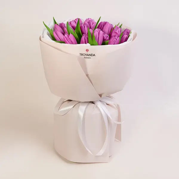Букет 25 Фиолетовых Тюльпанов купить