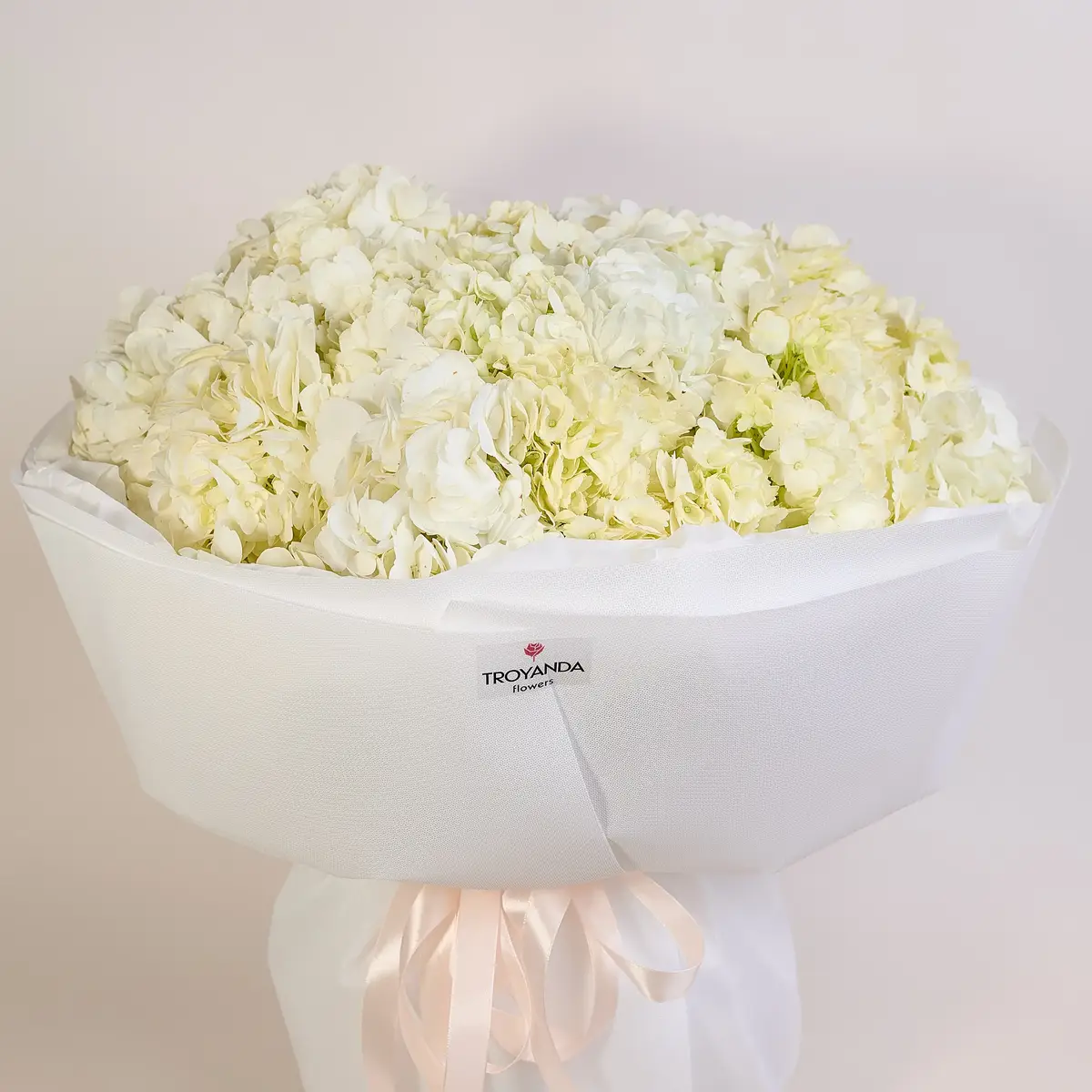 Букет 15 Белых Гортензий купить недорого в Украине, фото 2